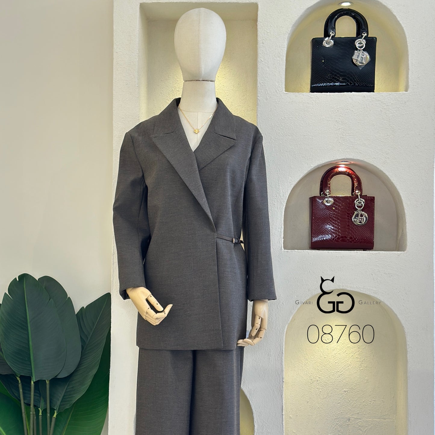 Suits - Code: 26700